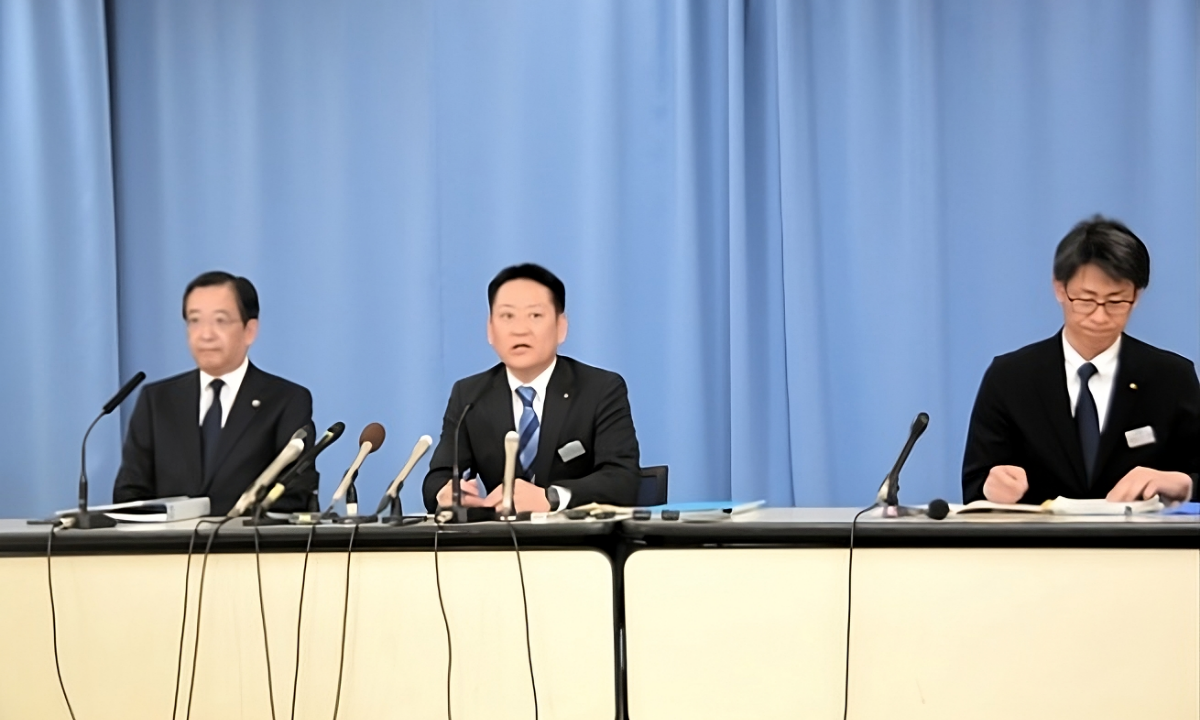 井筒信太郎職員局長